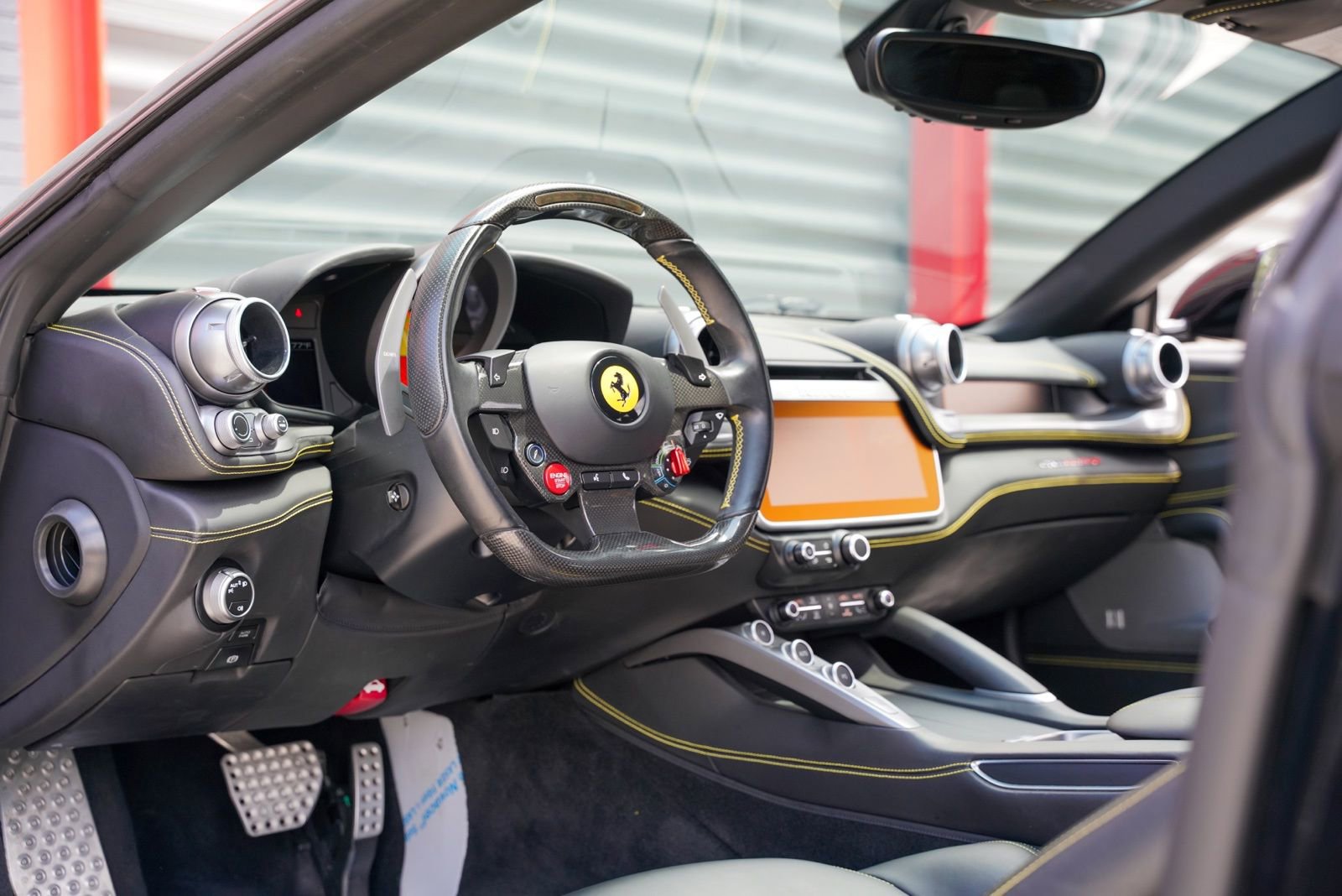 Used 2017 Ferrari GTC4Lusso AWD/4WD image 15
