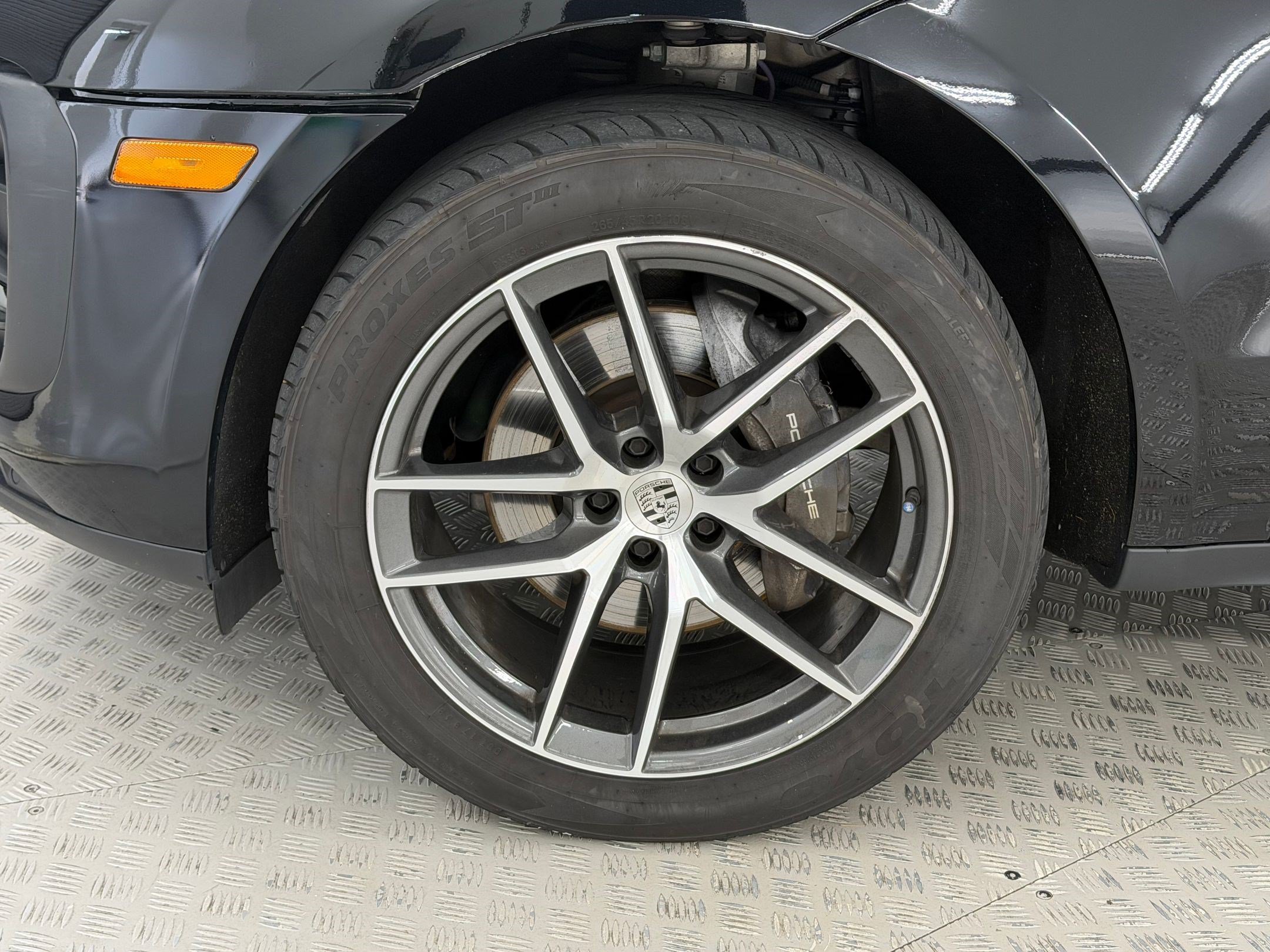 Used 2024 Porsche Macan AWD/4WD image 13