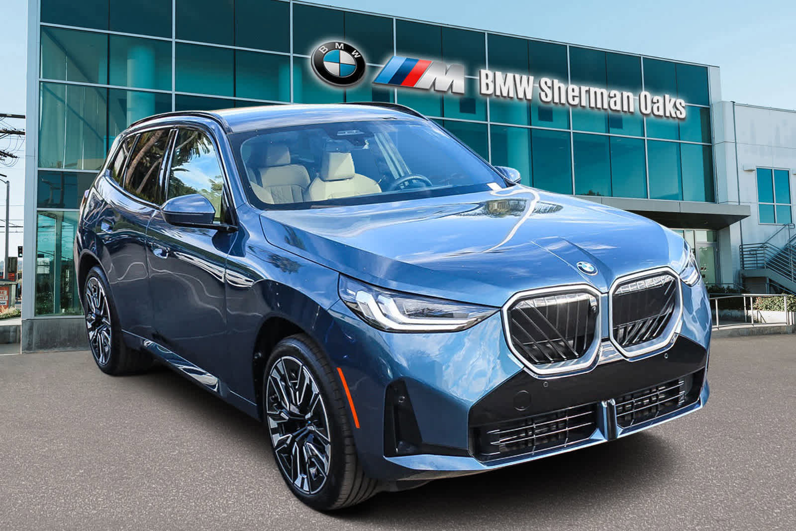 Used 2025 BMW X3 xDrive30i w/ Premium Package image 3