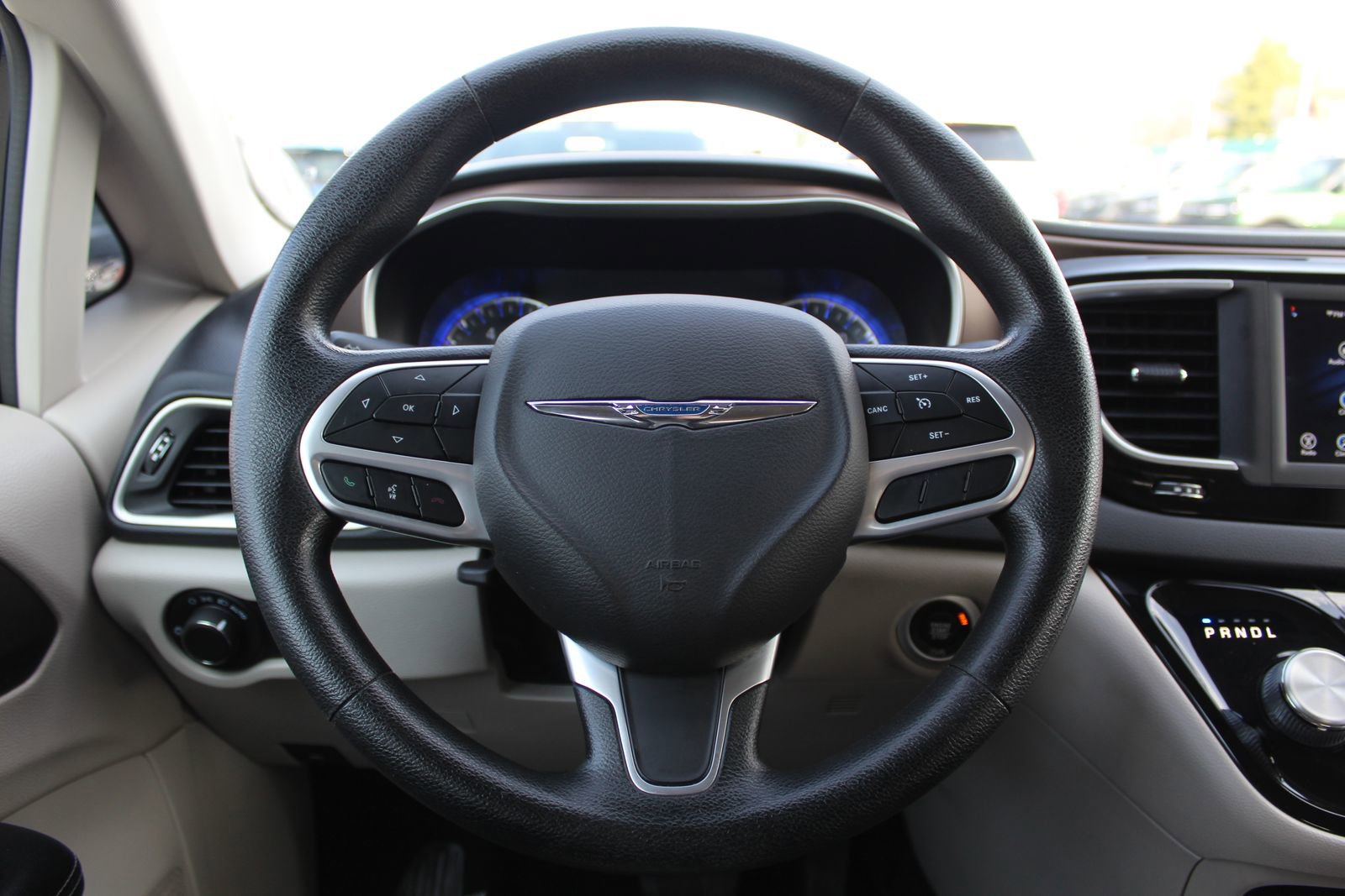 Used 2021 Chrysler Voyager Lxi image 16