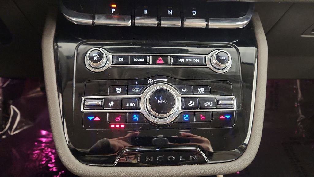 Used 2021 Lincoln Corsair AWD w/ Equipment Group 101A image 15