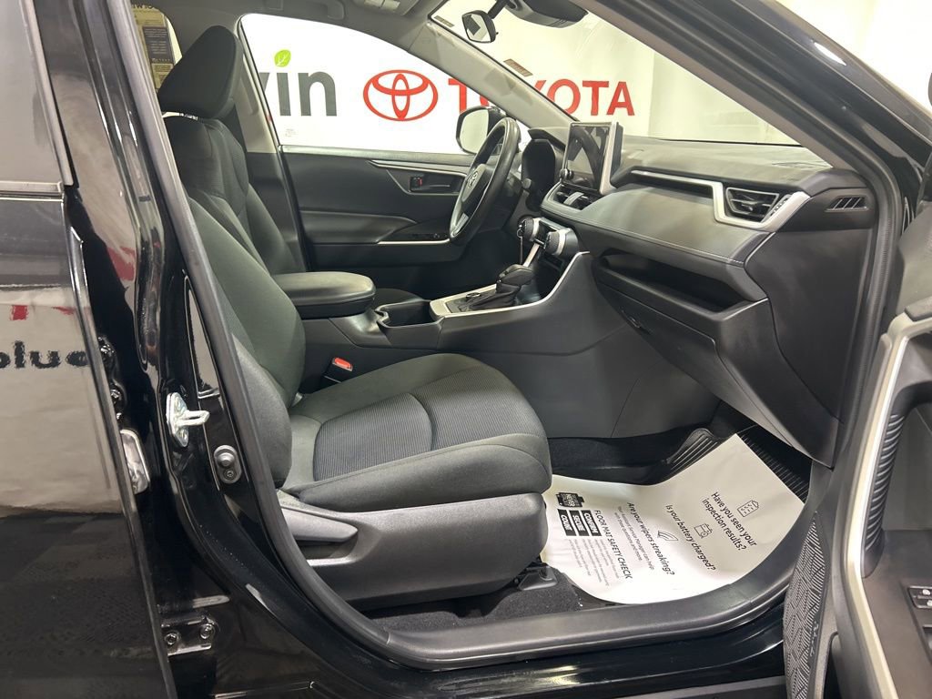 Used 2024 Toyota RAV4 LE AWD/4WD image 11
