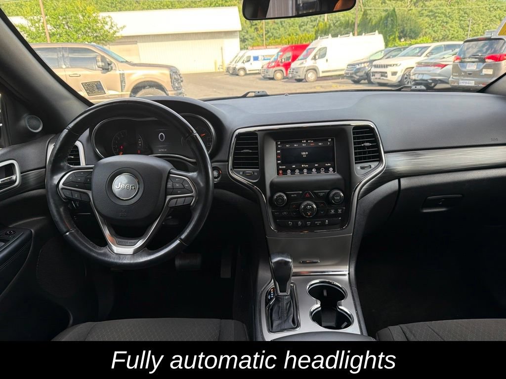 Used 2021 Jeep Grand Cherokee Laredo AWD/4WD image 12
