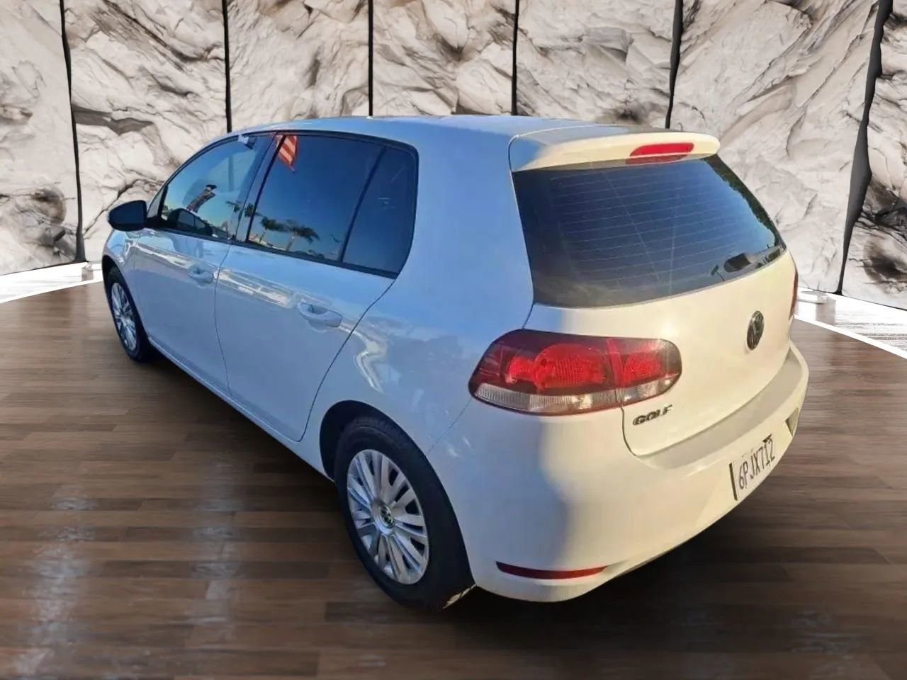 Used 2011 Volkswagen Golf 4-Door image 4