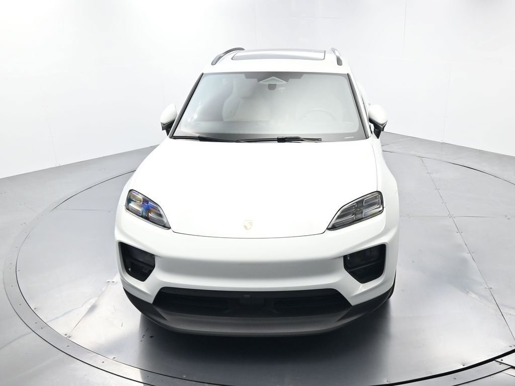 Certified 2025 Porsche Macan Electric image 44