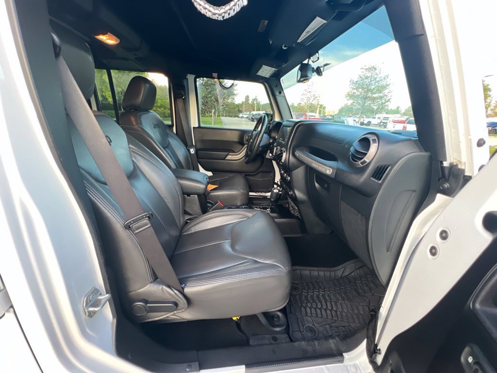 Used 2015 Jeep Wrangler Unlimited Sport w/ Quick Order Package 24S AWD/4WD image 28