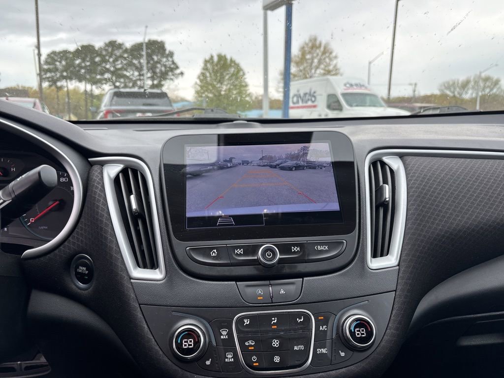 Used 2024 Chevrolet Malibu LT FWD image 18