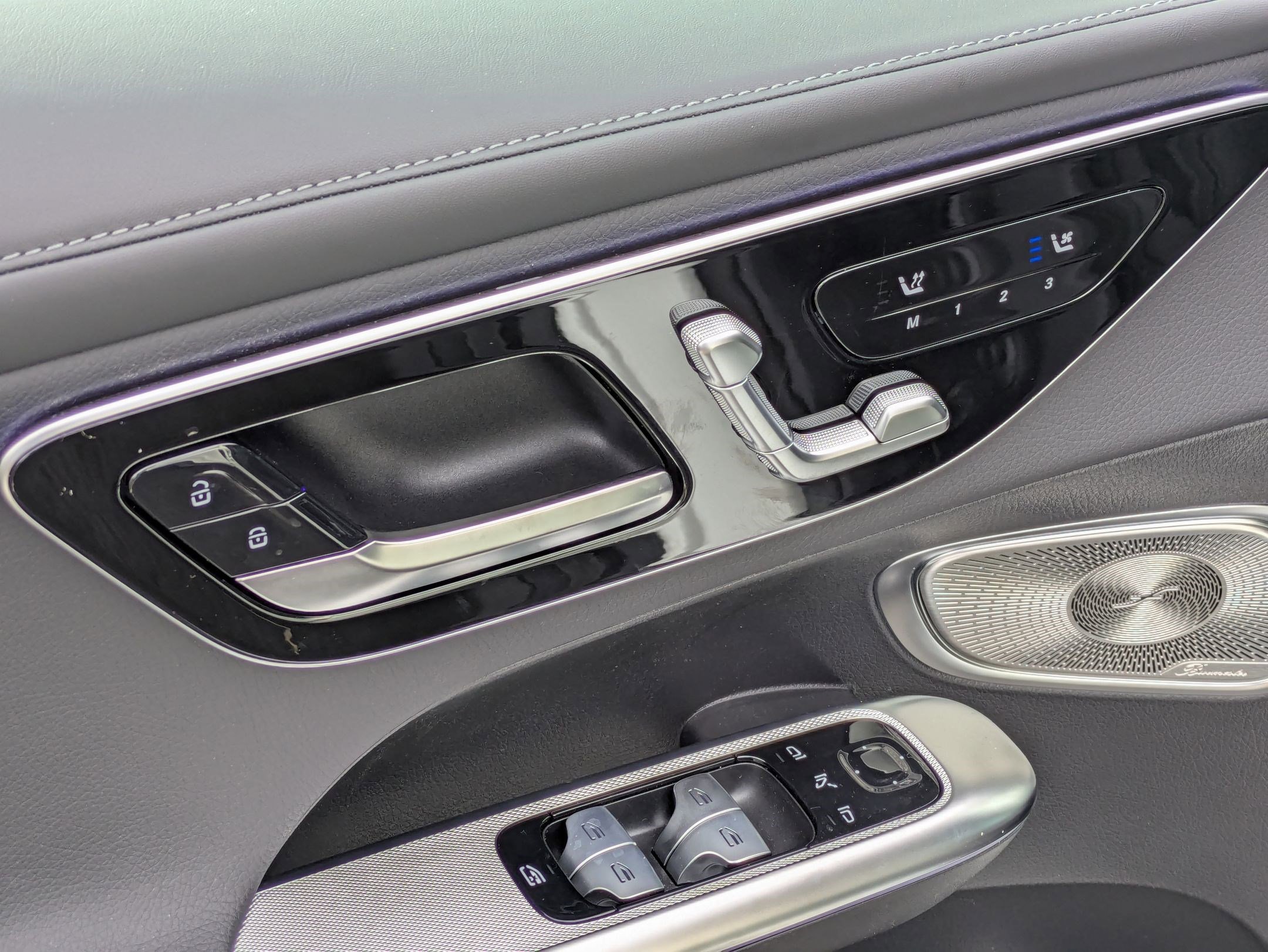 Certified 2025 Mercedes-Benz GLC 300 4MATIC image 15