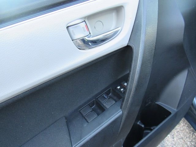 Used 2018 Toyota Corolla LE image 15