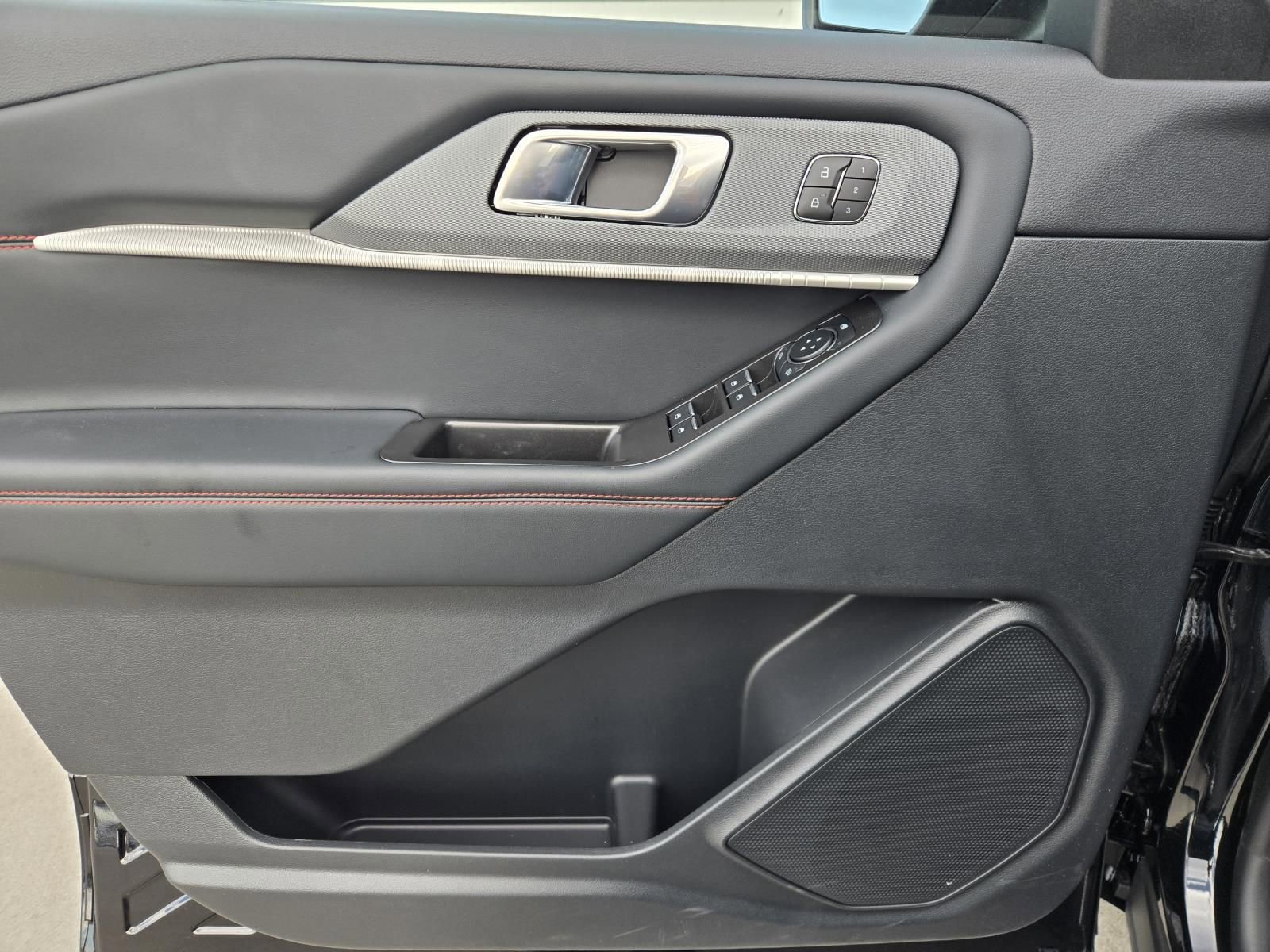 New 2026 Ford Explorer ST-Line w/ ST-Line Street Pack image 23