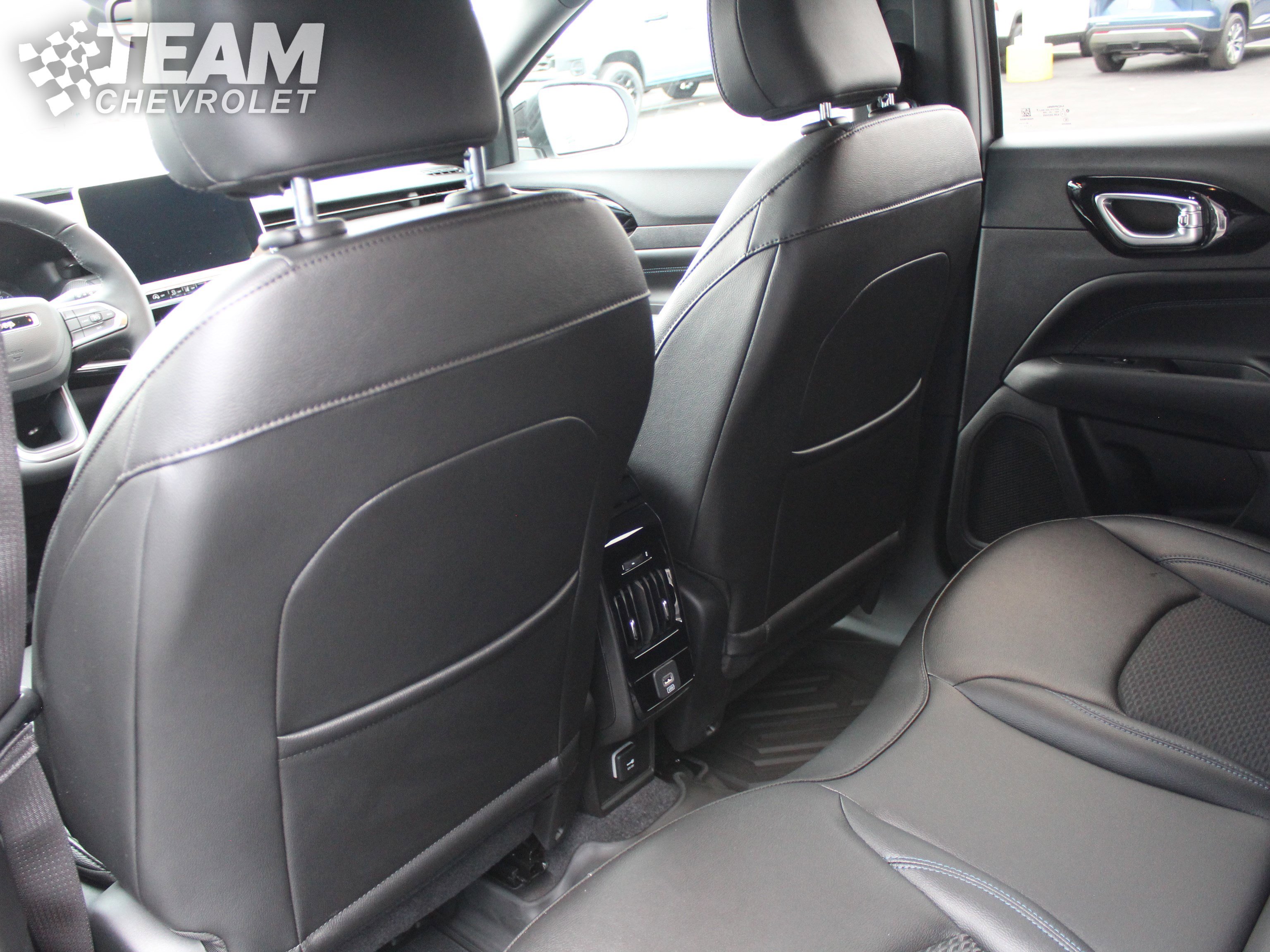 Used 2025 Jeep Compass Latitude w/ Altitude Special Edition image 20