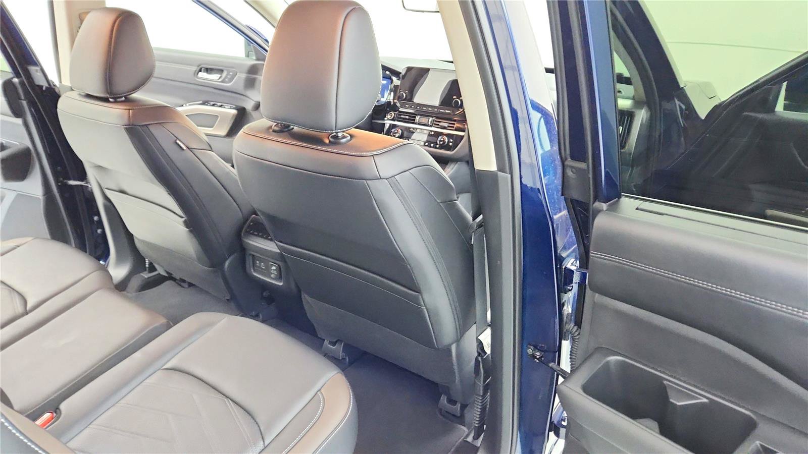 Used 2024 Nissan Pathfinder Platinum w/ Cargo Package FWD image 19