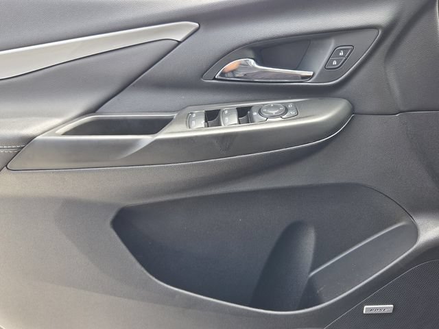 Used 2023 Chevrolet Bolt LT w/ Infotainment Package FWD image 20