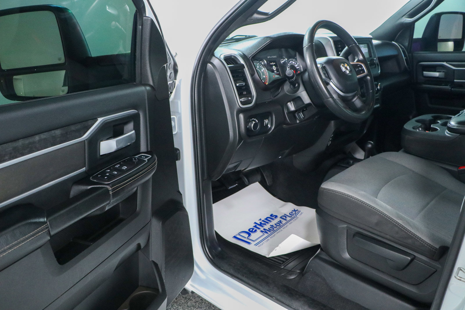 Used 2024 RAM 3500 SLT w/ Quick Order Package 2YG SLT image 3