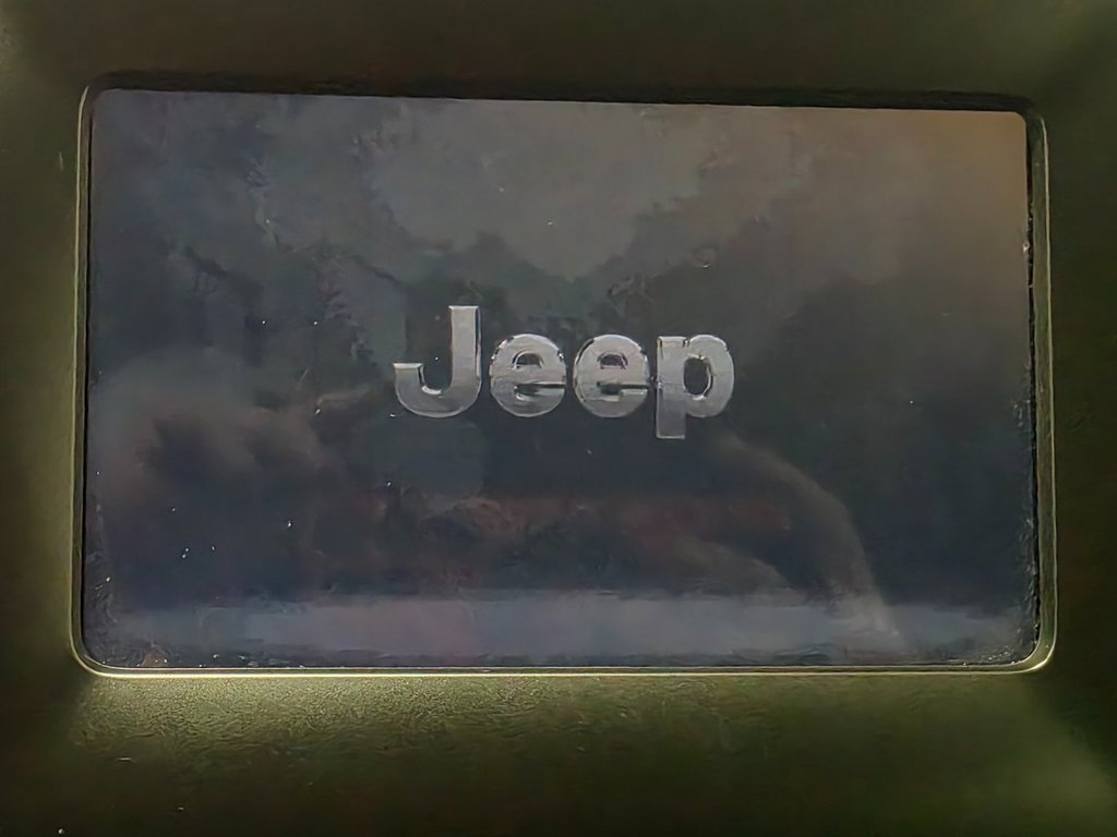 Used 2019 Jeep Cherokee Altitude image 3
