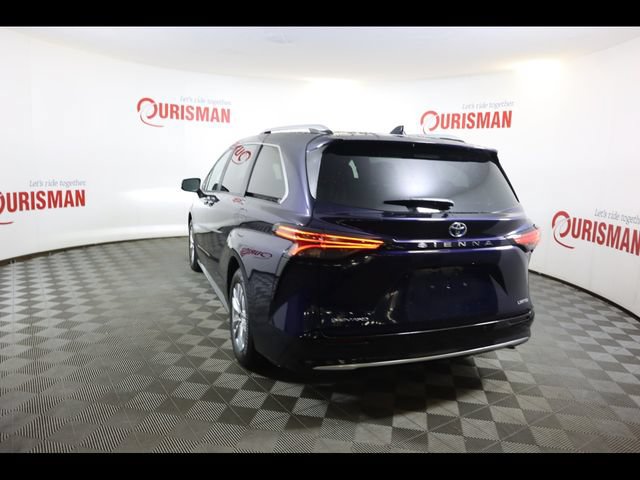 Used 2025 Toyota Sienna Limited AWD/4WD image 19