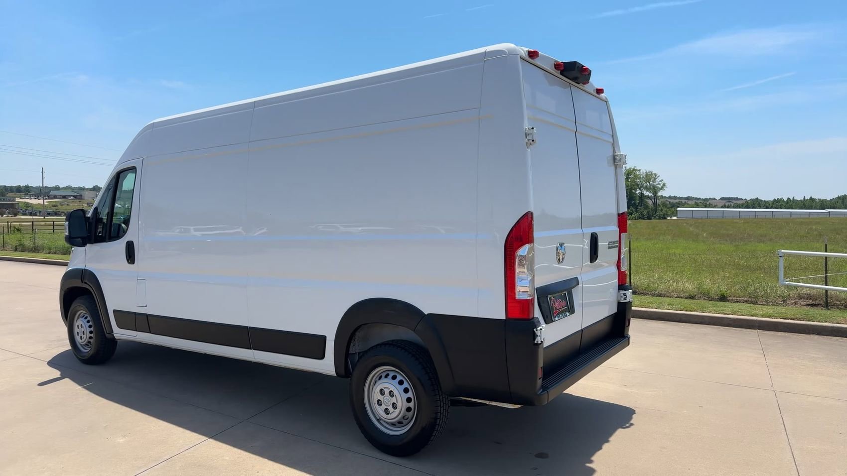 Used 2025 RAM ProMaster 2500 w/ Convenience Group FWD image 7