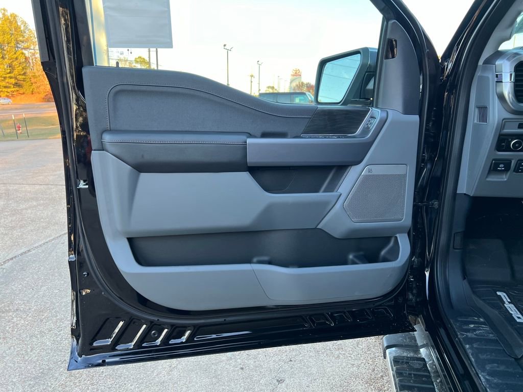 New 2025 Ford F150 Lariat w/ Equipment Group 501A Mid image 11