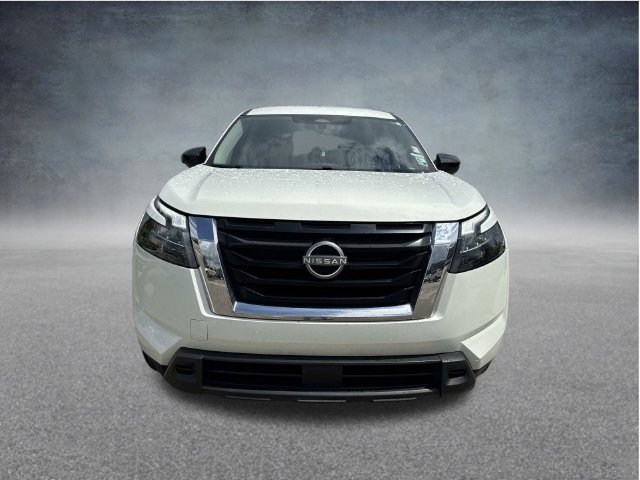 Used 2023 Nissan Pathfinder S FWD image 2