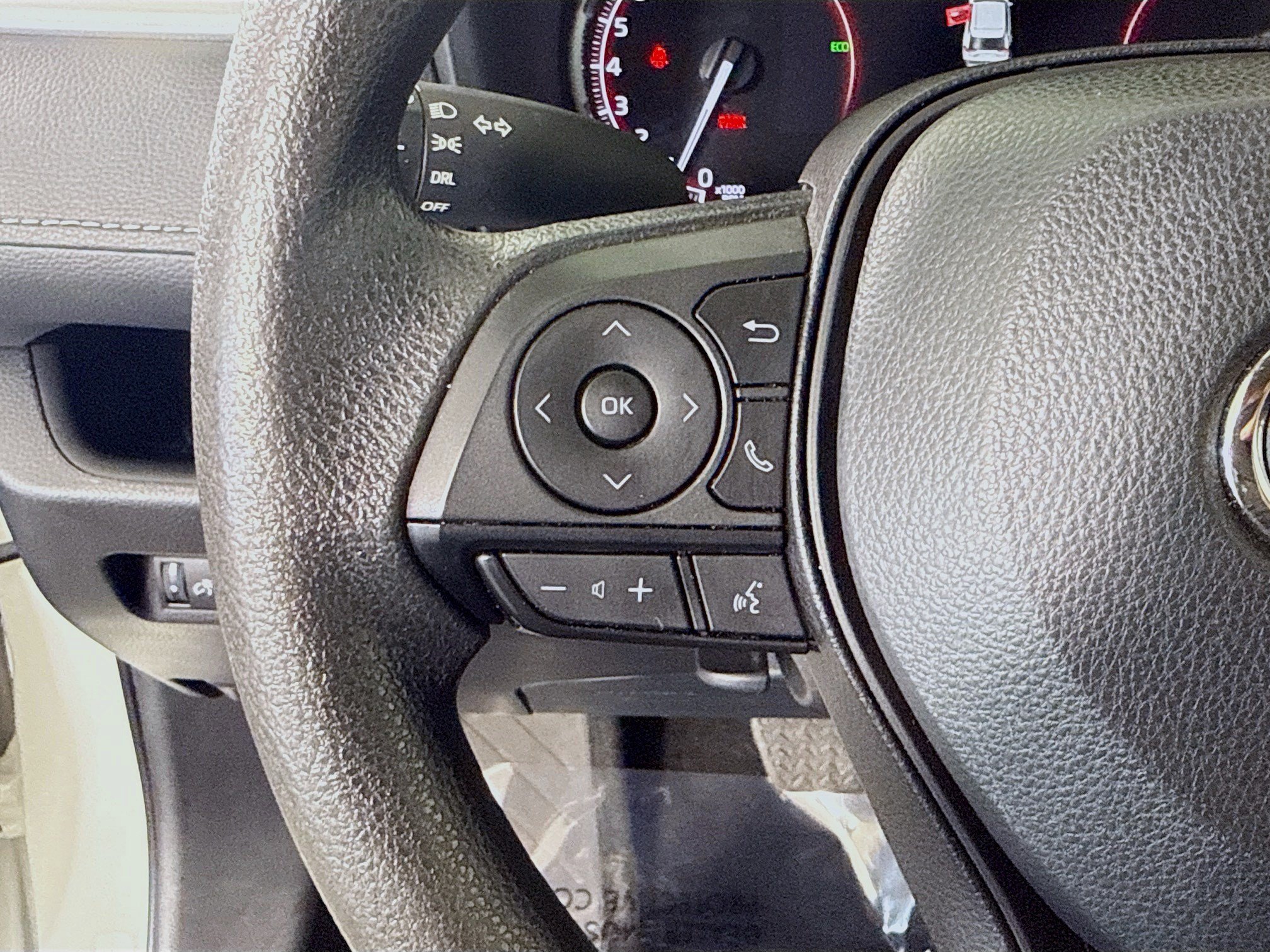 Used 2024 Toyota RAV4 LE FWD image 14