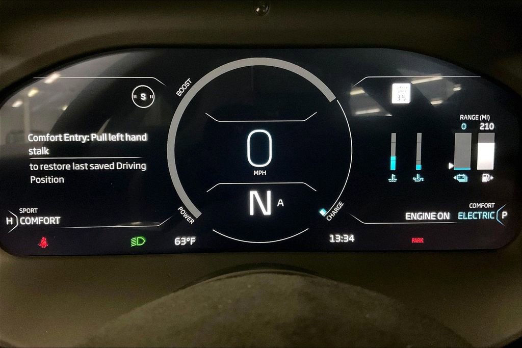 Used 2023 McLaren Artura image 10