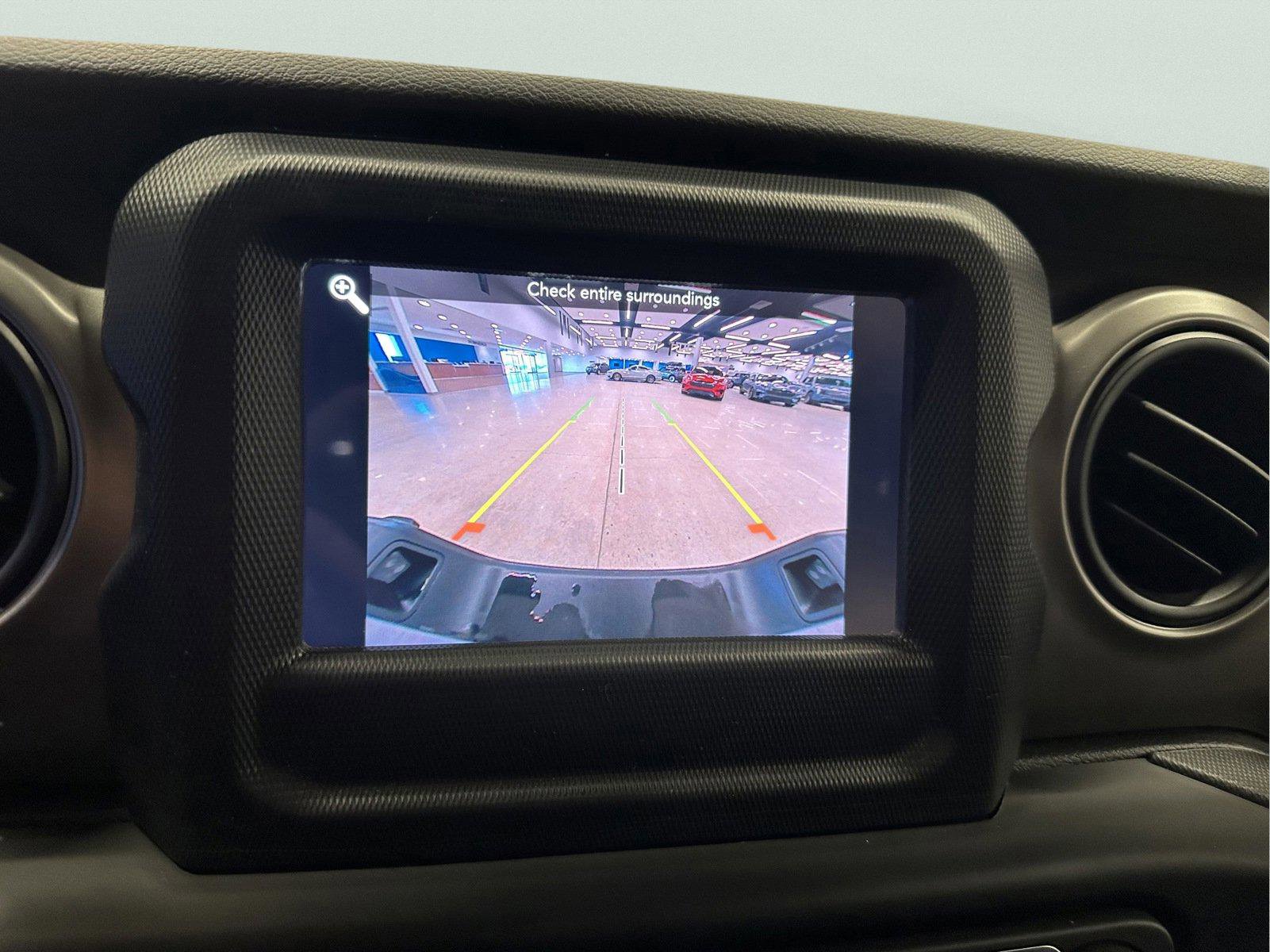 Used 2021 Jeep Gladiator Sport image 27