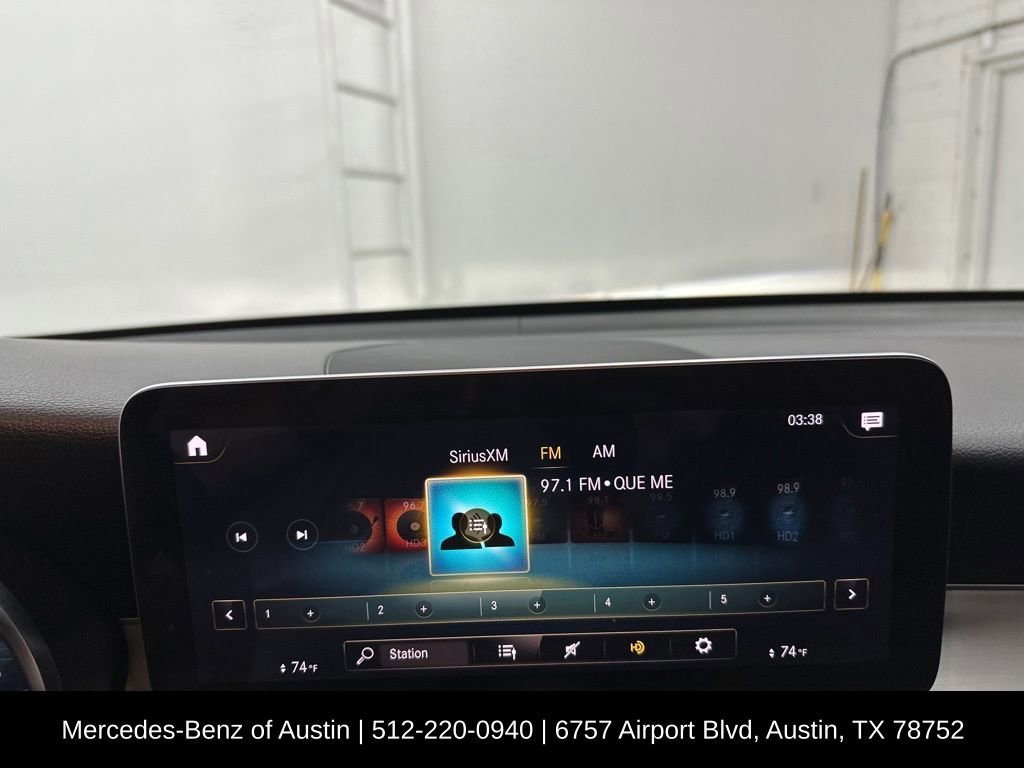 Used 2022 Mercedes-Benz GLC 300 4MATIC image 16