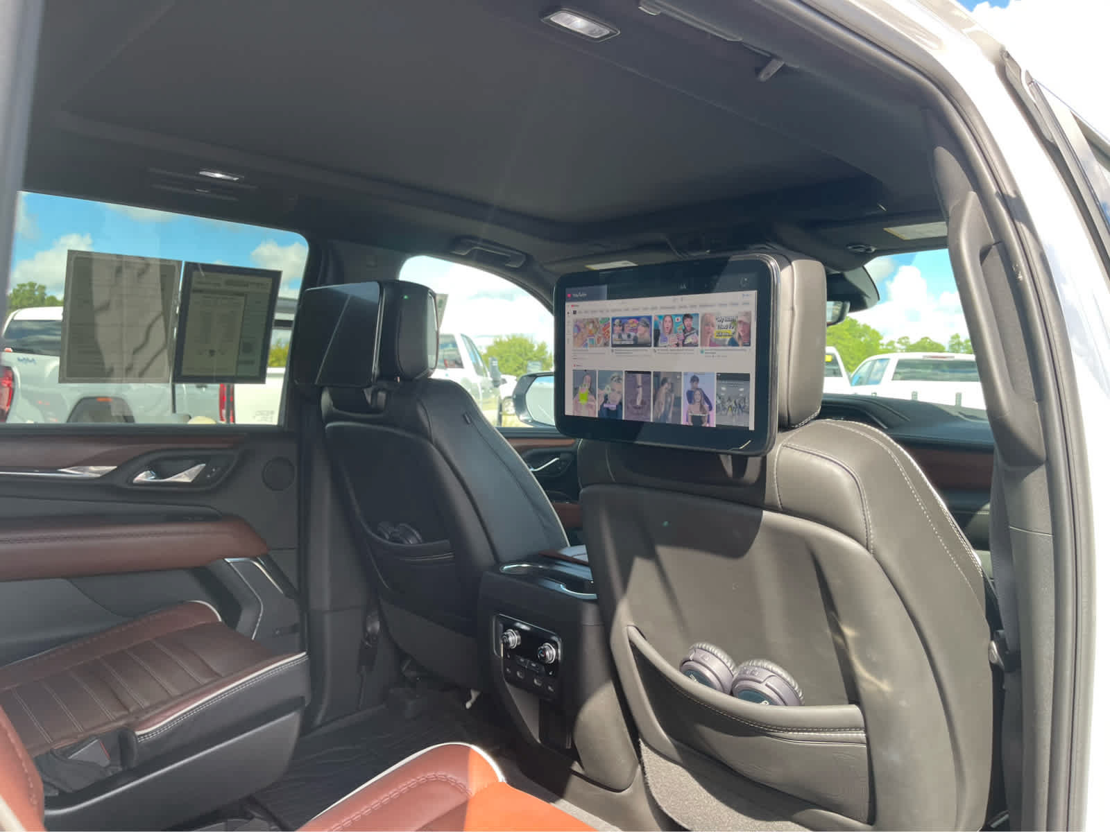 Used 2023 GMC Yukon XL Denali Ultimate AWD/4WD image 25