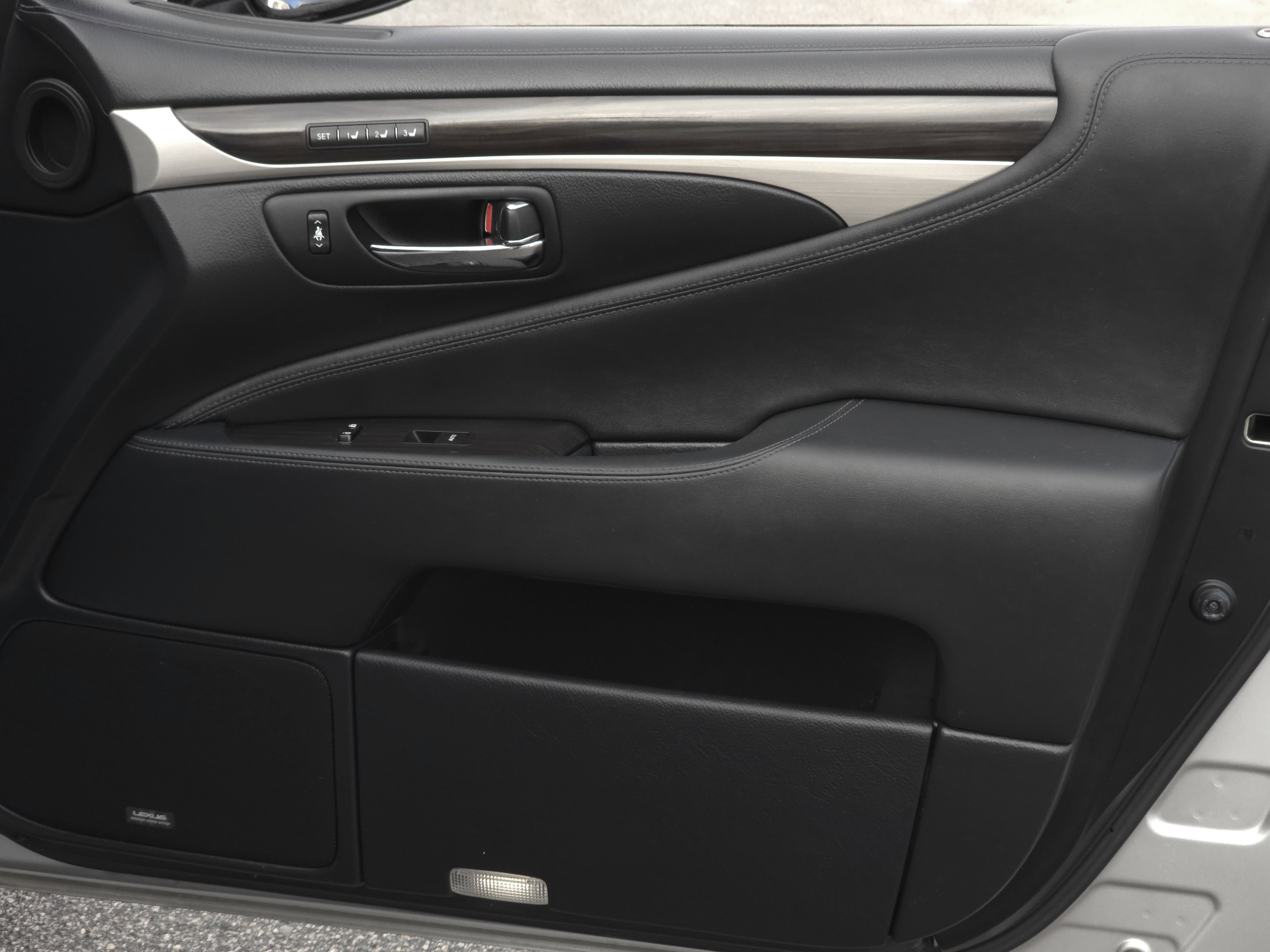 Used 2013 Lexus LS 460 AWD image 45