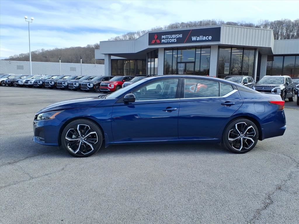 Certified 2023 Nissan Altima 2.5 SR image 2