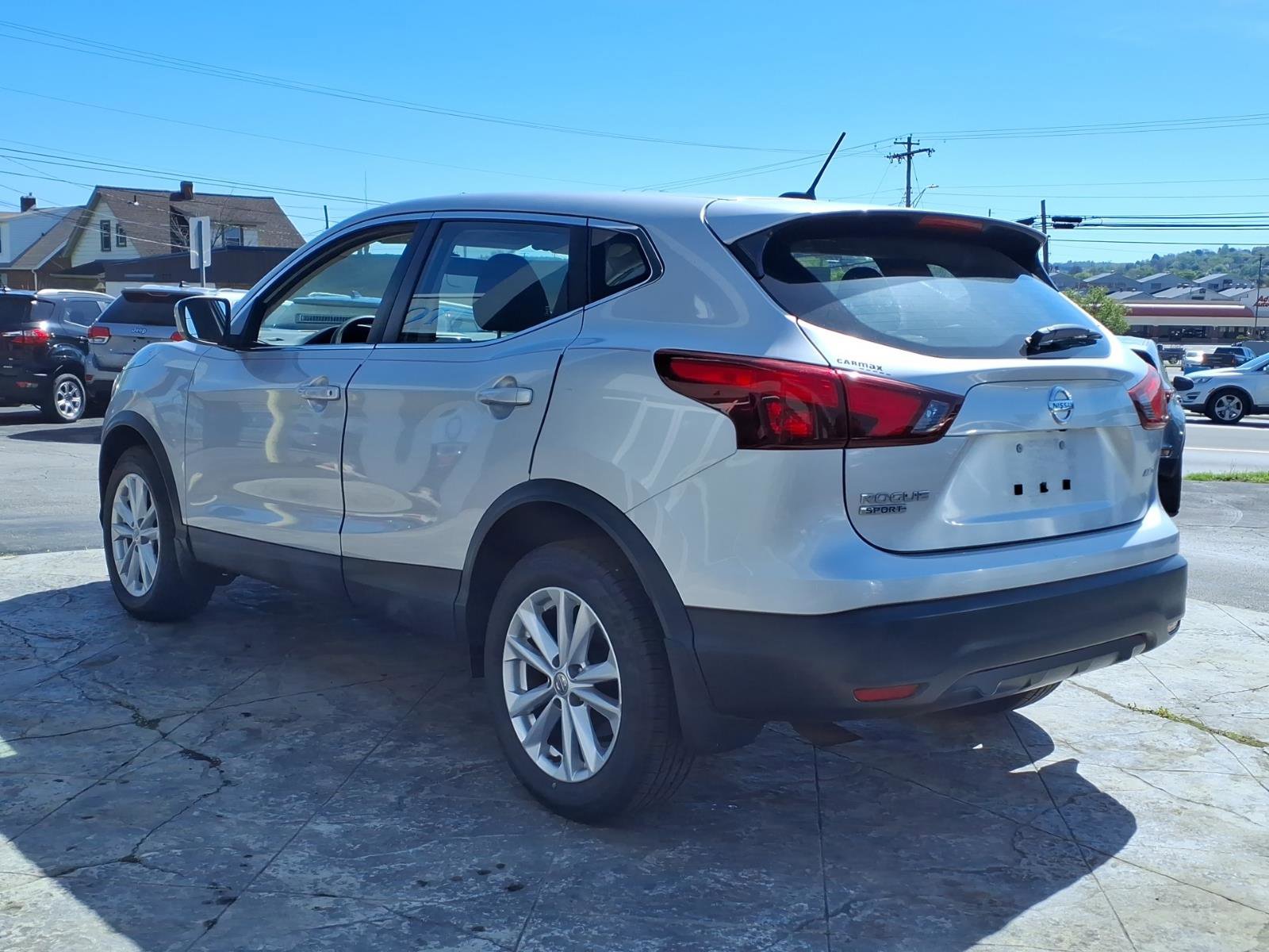 Used 2018 Nissan Rogue Sport S w/ S Appearance Package AWD/4WD image 4