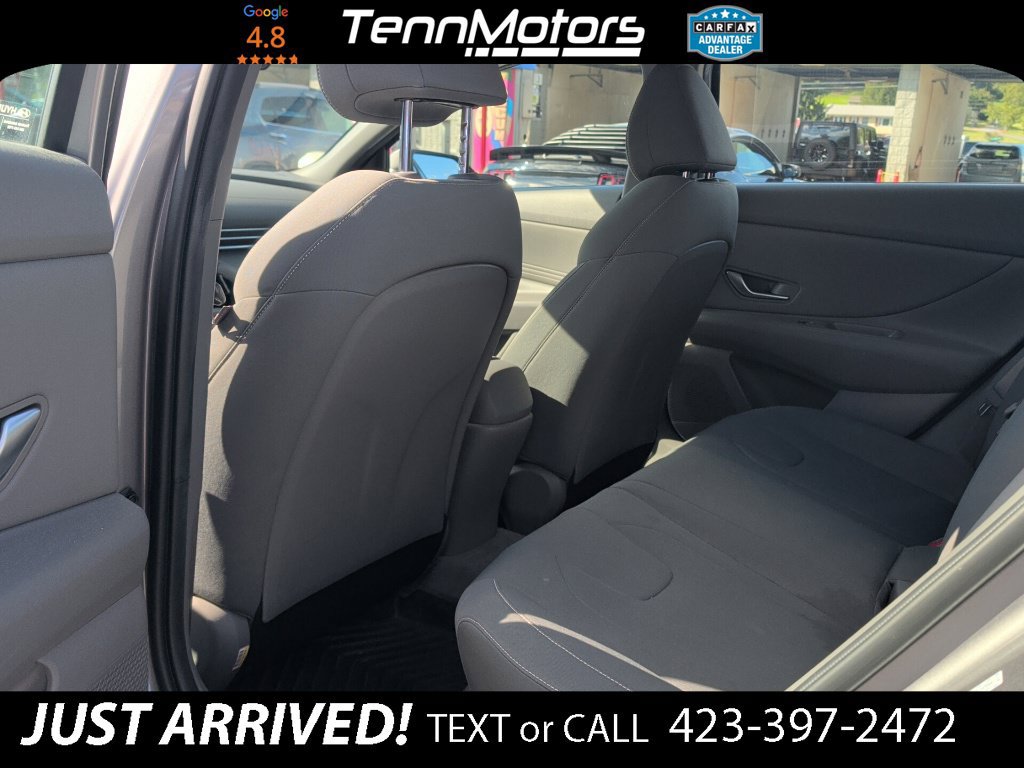 Used 2023 Hyundai Elantra SEL w/ Convenience Package FWD image 13