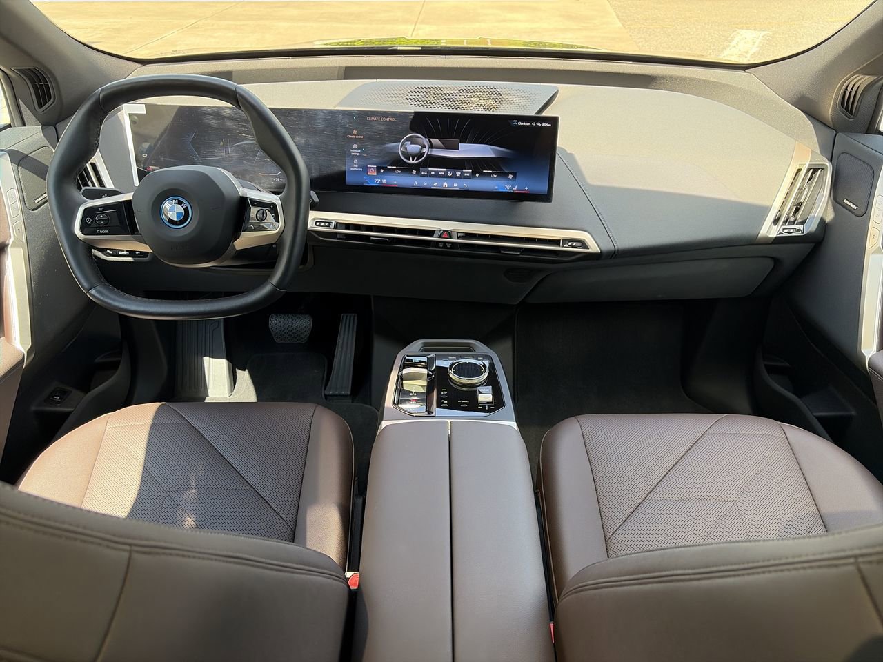Certified 2024 BMW iX xDrive50 w/ Premium Package AWD/4WD image 29