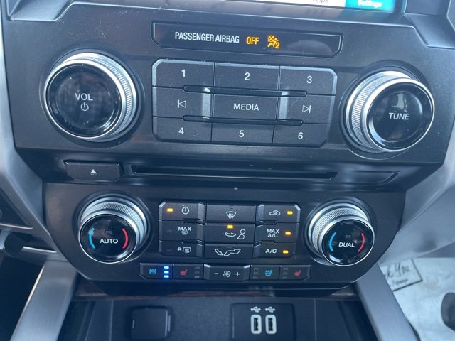 Used 2016 Ford F150 Platinum w/ Trailer Tow Package image 19