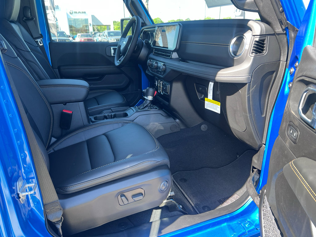 New 2026 Jeep Gladiator Sport AWD/4WD image 13