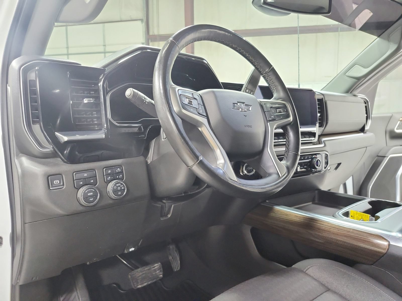 Used 2025 Chevrolet Silverado 2500 LT w/ Trail Boss Package AWD/4WD image 19