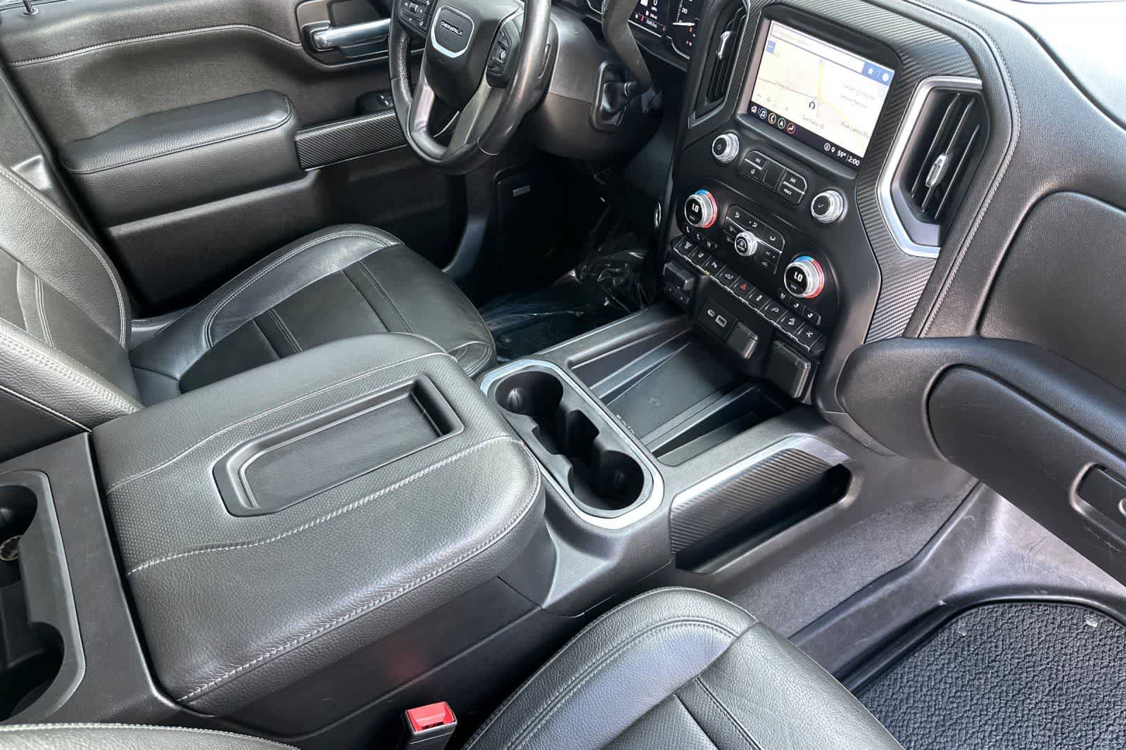 Used 2022 GMC Sierra 2500 Denali w/ Denali Black Diamond Edition AWD/4WD image 16