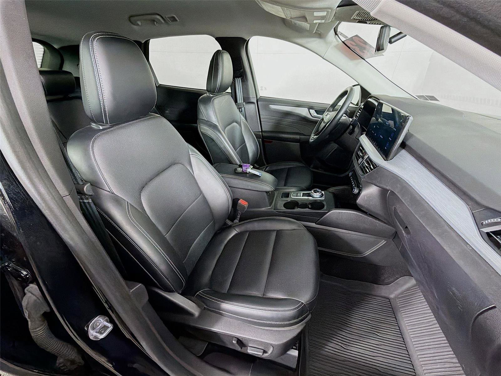 Used 2023 Ford Escape Platinum image 28