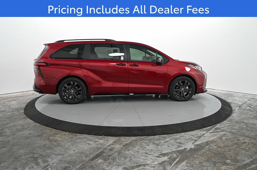 New 2026 Toyota Sienna XSE FWD image 5