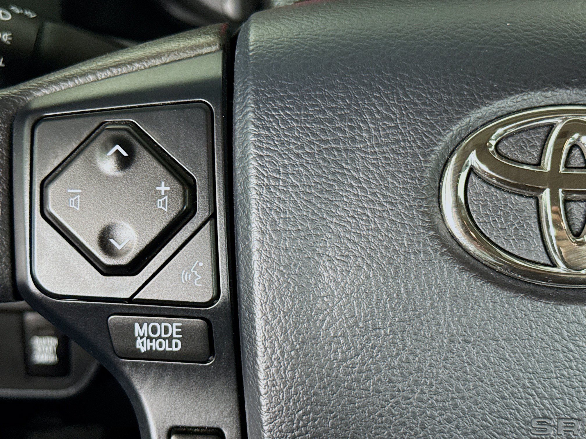Used 2017 Toyota Tacoma SR AWD/4WD image 11