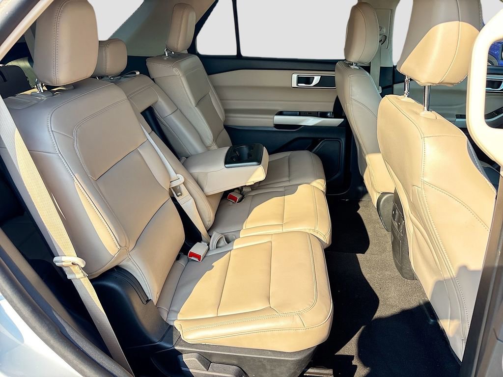 Used 2024 Ford Explorer XLT w/ Equipment Group 202A image 28