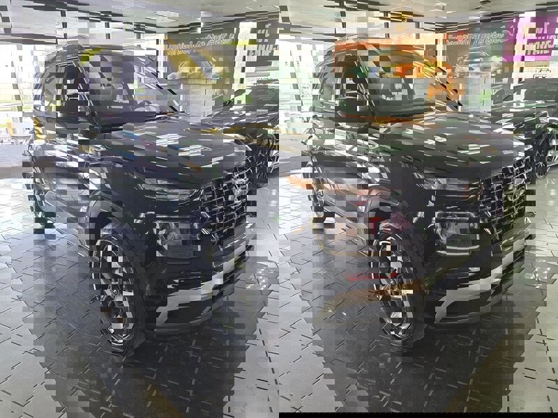 Used 2023 Hyundai Venue SEL w/ Cargo Package image 3