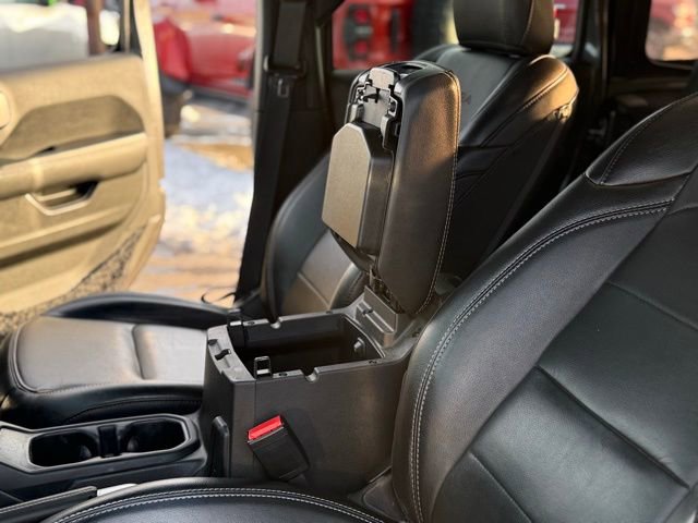 Used 2022 Jeep Wrangler Unlimited Sahara w/ Cold Weather Group image 25