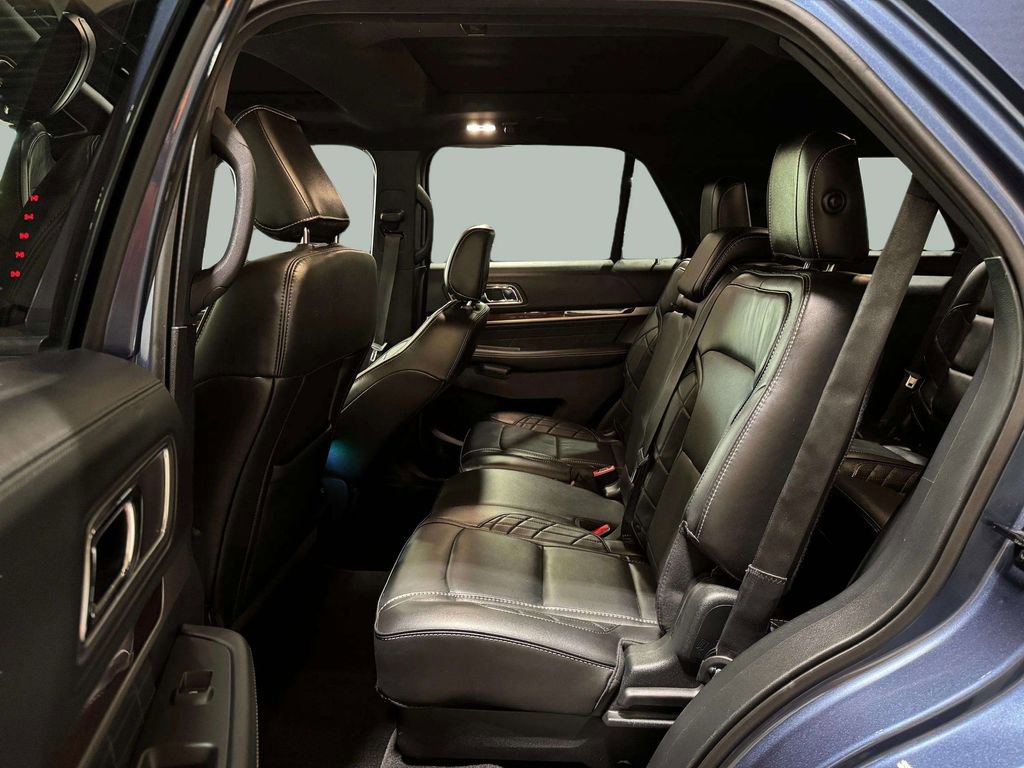 Used 2018 Ford Explorer Platinum AWD/4WD image 21