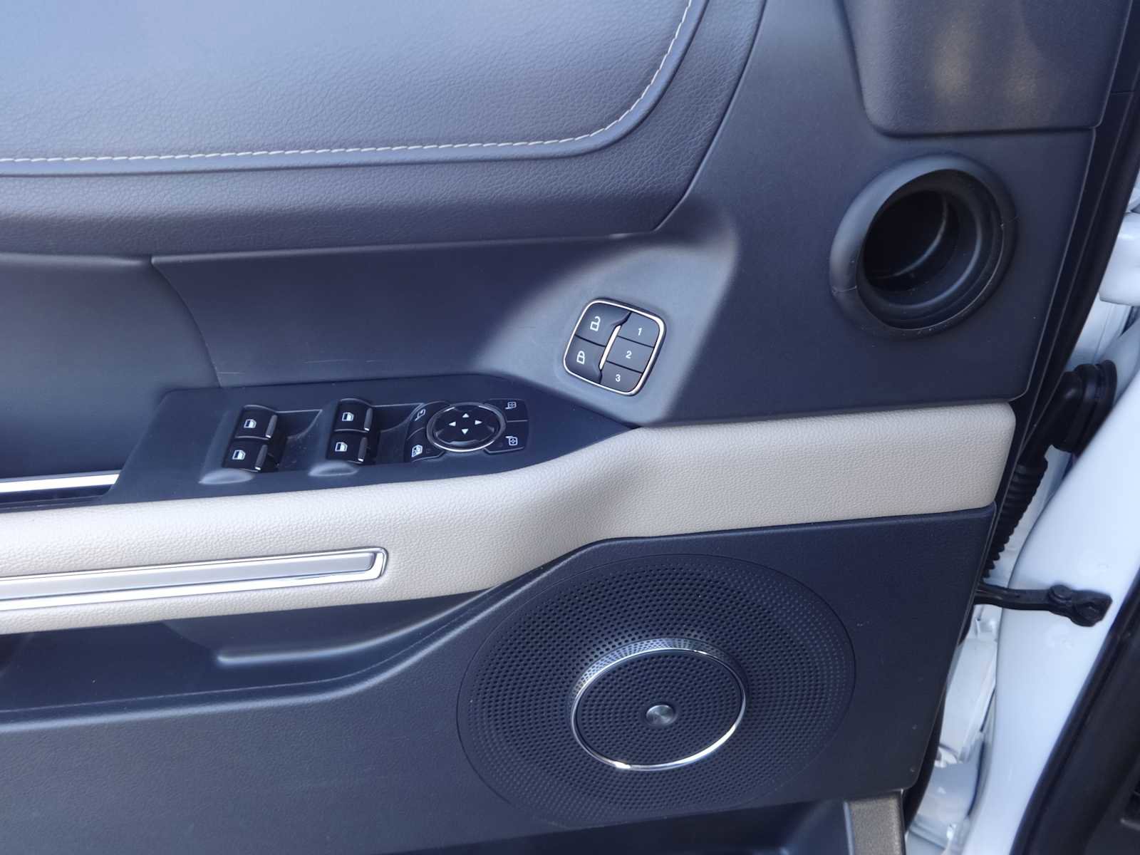 Used 2024 Ford Expedition Max Limited image 17