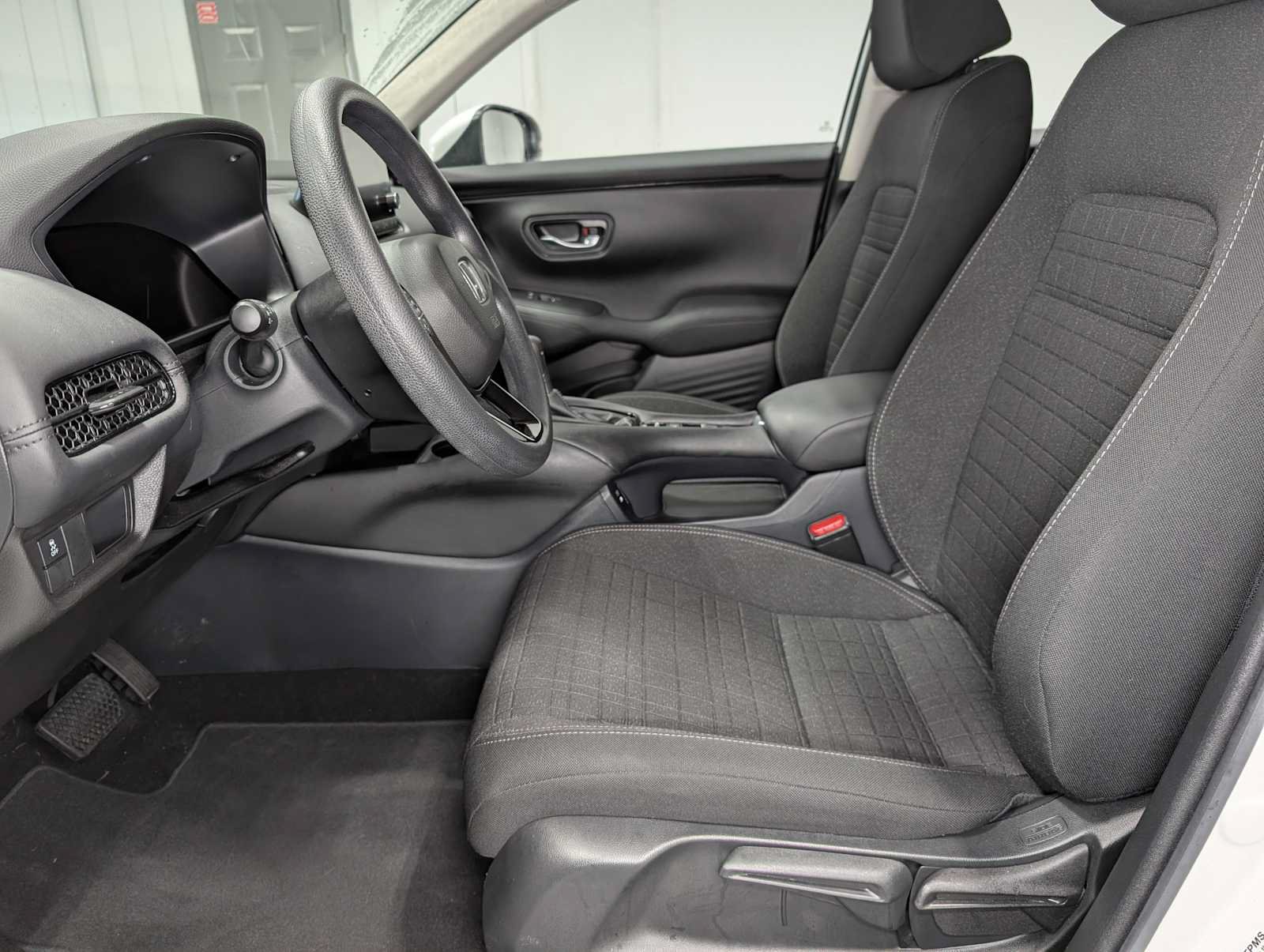 Certified 2024 Honda HR-V LX image 4