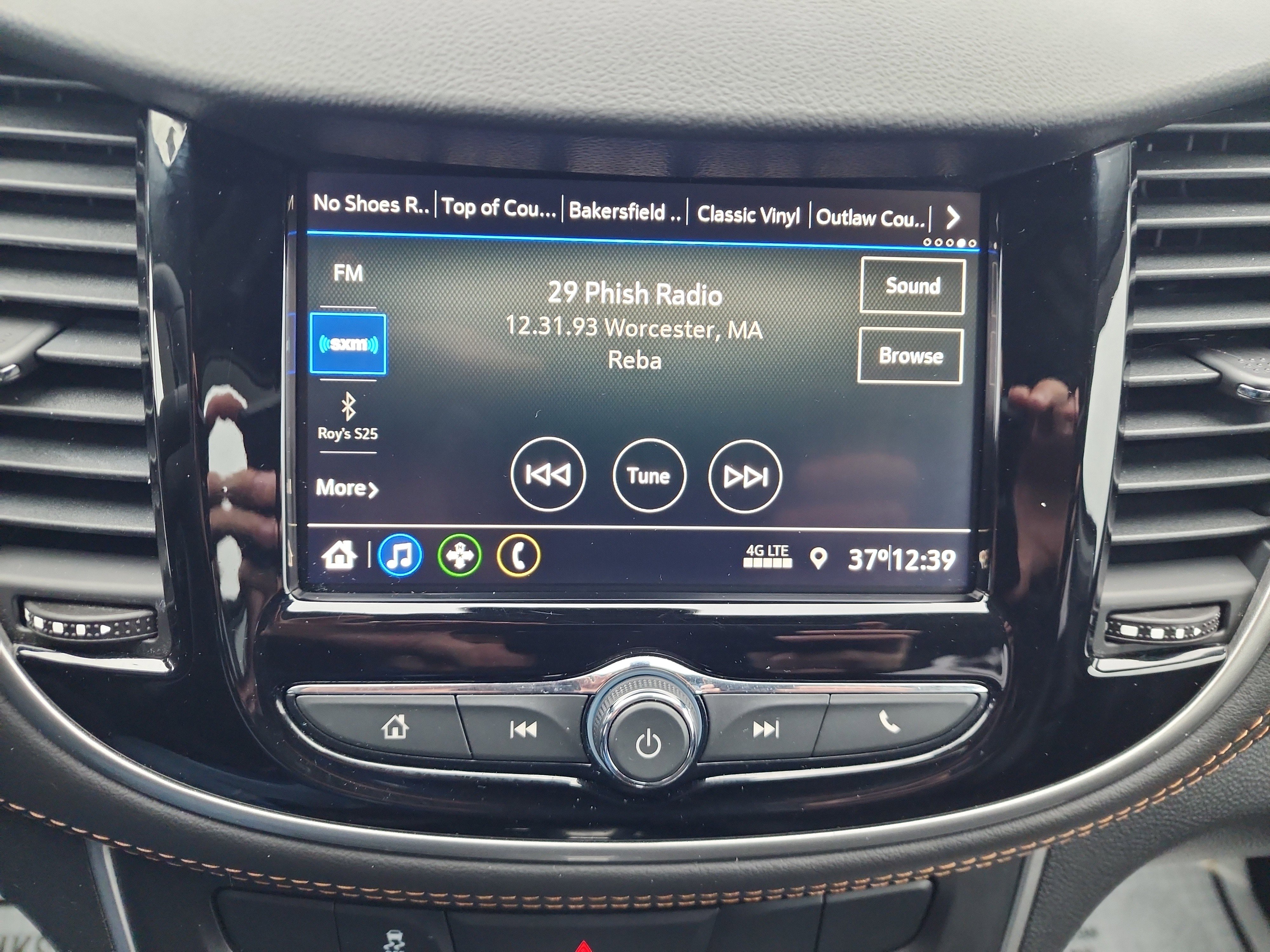 Certified 2022 Chevrolet Trax LT w/ LT Convenience Package image 16