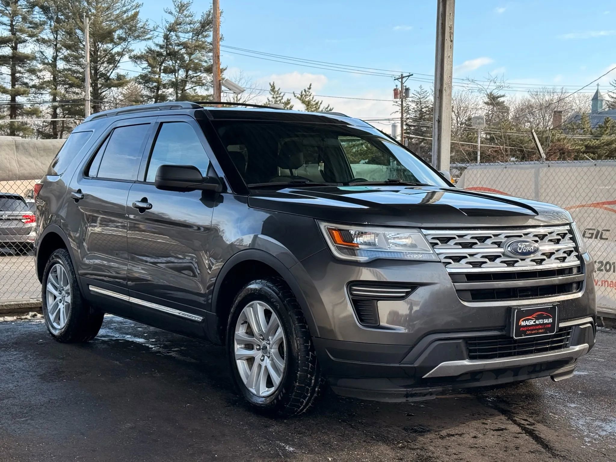 Used 2019 Ford Explorer XLT image 49