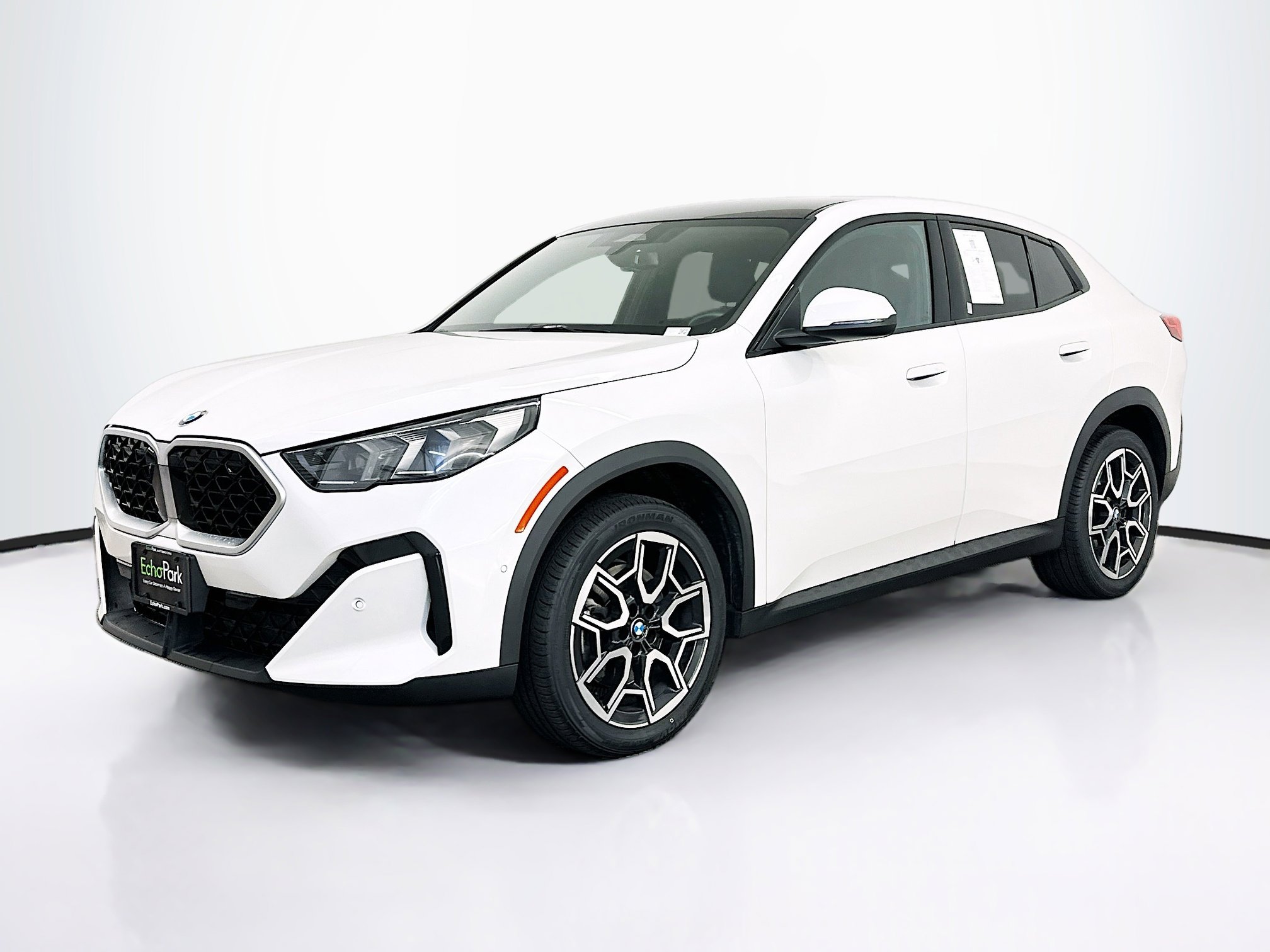 Used 2025 BMW X2 xDrive28i image 3