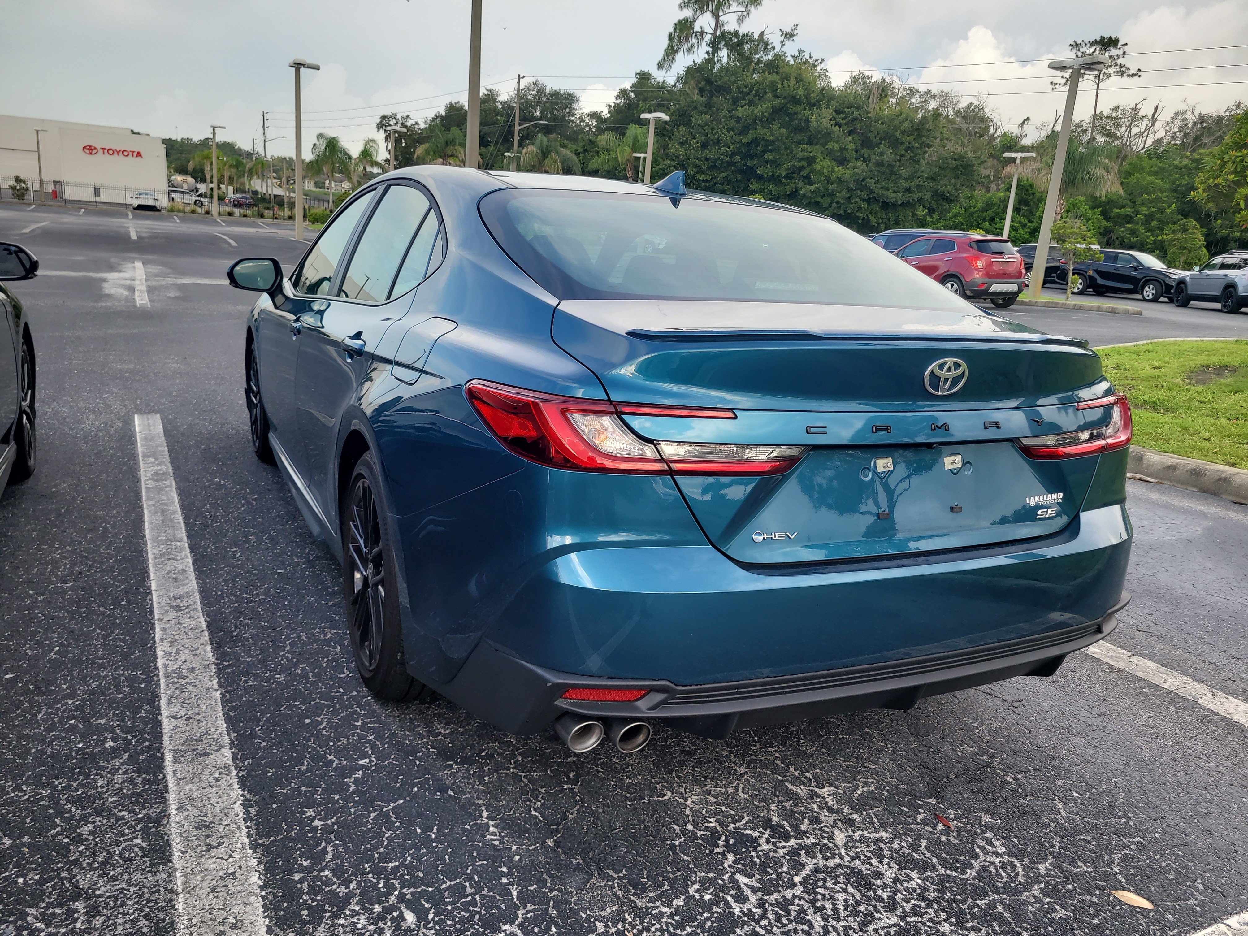 Used 2025 Toyota Camry SE w/ Multimedia Upgrade Package FWD image 5